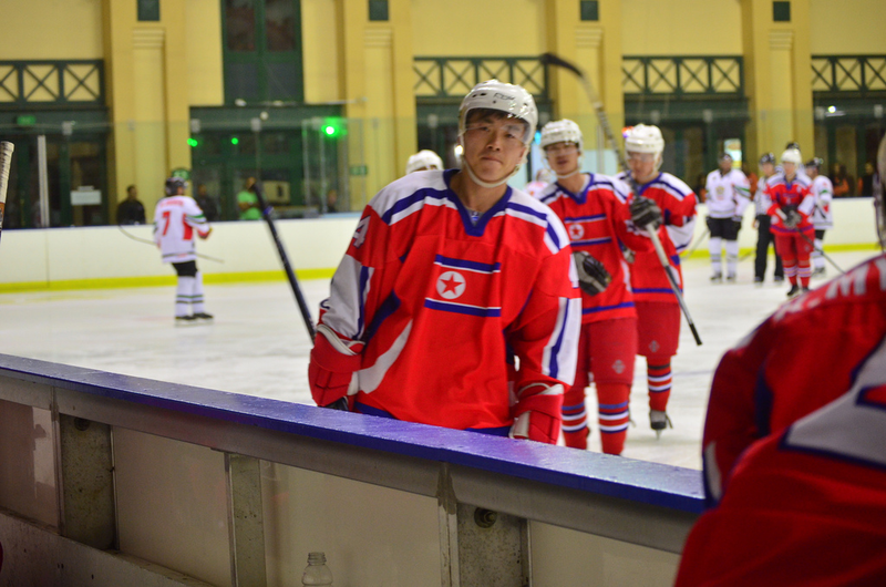 Illustration for article titled Photos: The North Korean Hockey Team